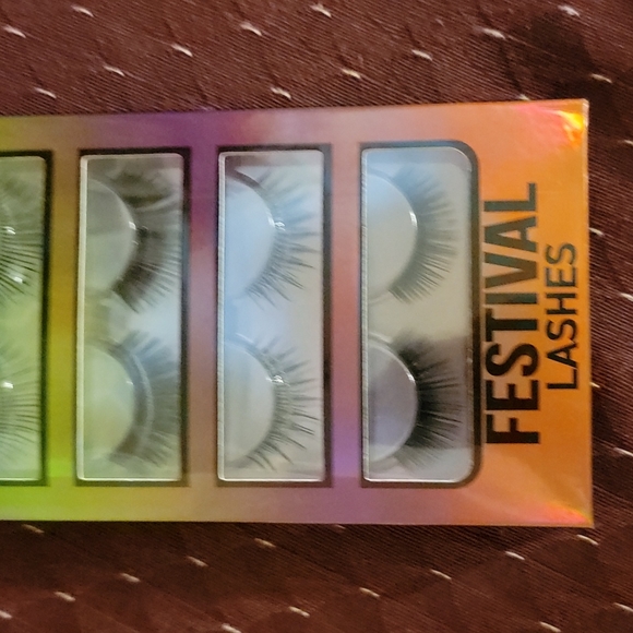 L7 Studio 6 pr. Eyelashes NWOT - Picture 2 of 2